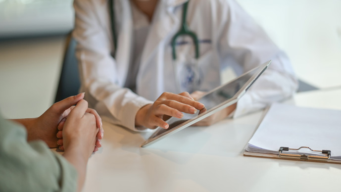 Edo Banach Co-Authors Article on Insurance and End-of-Life Care in the Journal of Pain and Symptom Management